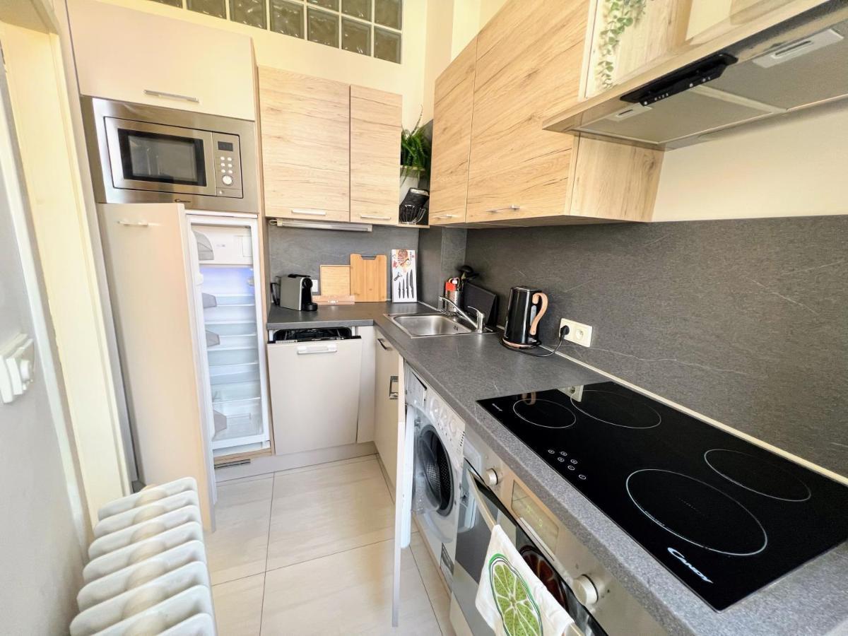 Beautiful & Peaceful With Cute Balcony Apartmán Prague
